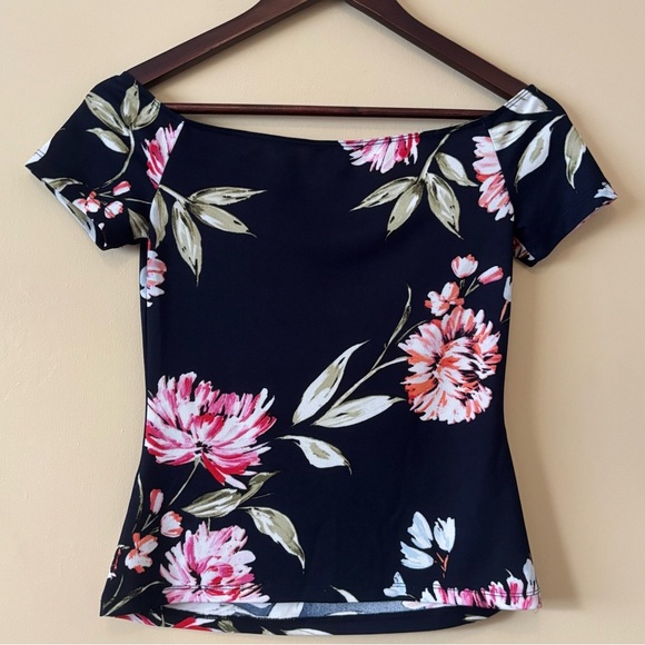 Dynamite| Lovely Pink, Green & Black Fitted Cap Sleeve Exposed Shoulder Top Sz S - Picture 3 of 4